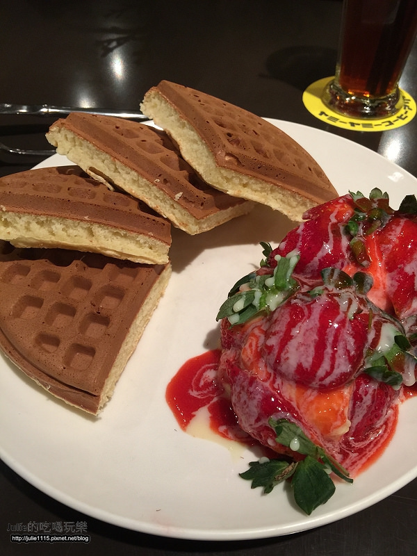 台北東區●下午茶●咖啡弄(草莓鬆餅)