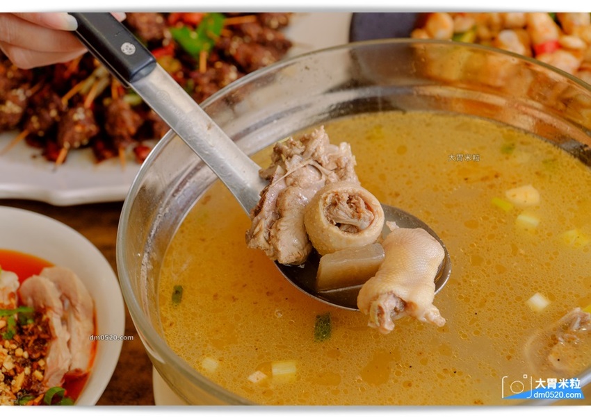 紅紅辣辣一吃上癮！板橋車站人氣川菜推薦,紅辣椒川菜館,道地川味熱炒,麻香下飯,每人15元白飯無限續！板橋中式料理推薦,板橋川菜料理推薦, - 大胃米粒 DAVID & MILLY