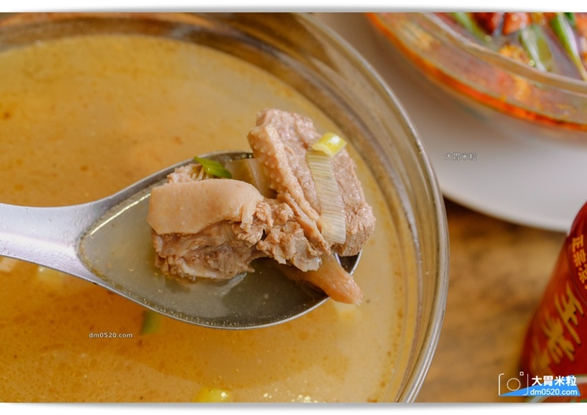 紅紅辣辣一吃上癮！板橋車站人氣川菜推薦,紅辣椒川菜館,道地川味熱炒,麻香下飯,每人15元白飯無限續！板橋中式料理推薦,板橋川菜料理推薦, - 大胃米粒 DAVID & MILLY