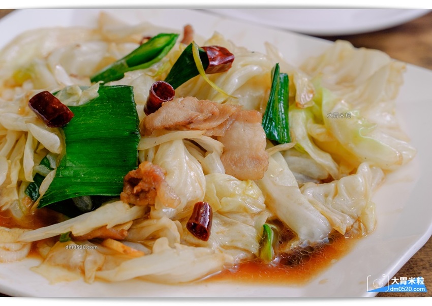 紅紅辣辣一吃上癮！板橋車站人氣川菜推薦,紅辣椒川菜館,道地川味熱炒,麻香下飯,每人15元白飯無限續！板橋中式料理推薦,板橋川菜料理推薦, - 大胃米粒 DAVID & MILLY