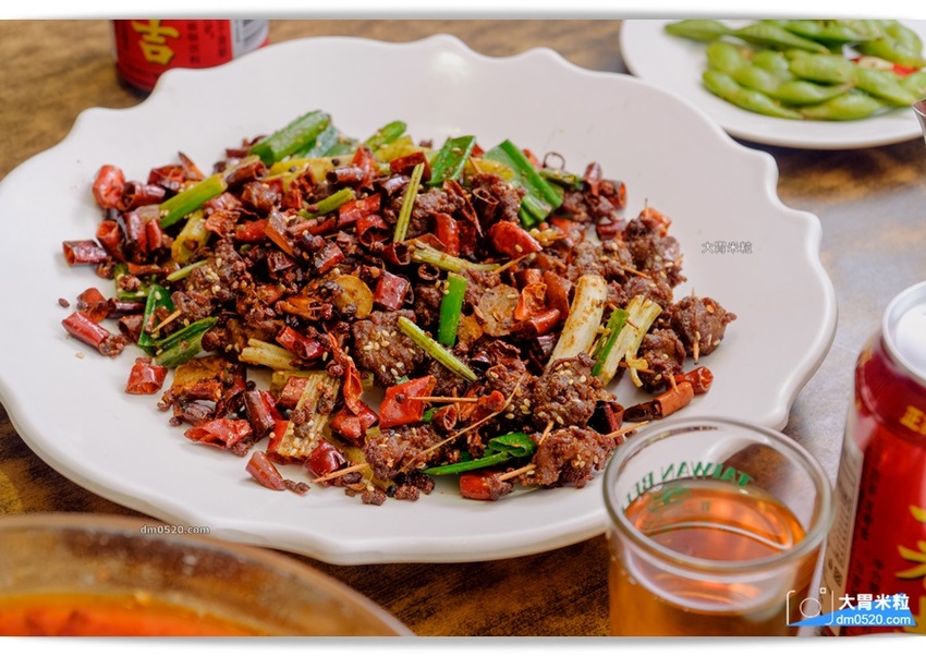 紅紅辣辣一吃上癮！板橋車站人氣川菜推薦,紅辣椒川菜館,道地川味熱炒,麻香下飯,每人15元白飯無限續！板橋中式料理推薦,板橋川菜料理推薦, - 大胃米粒 DAVID & MILLY