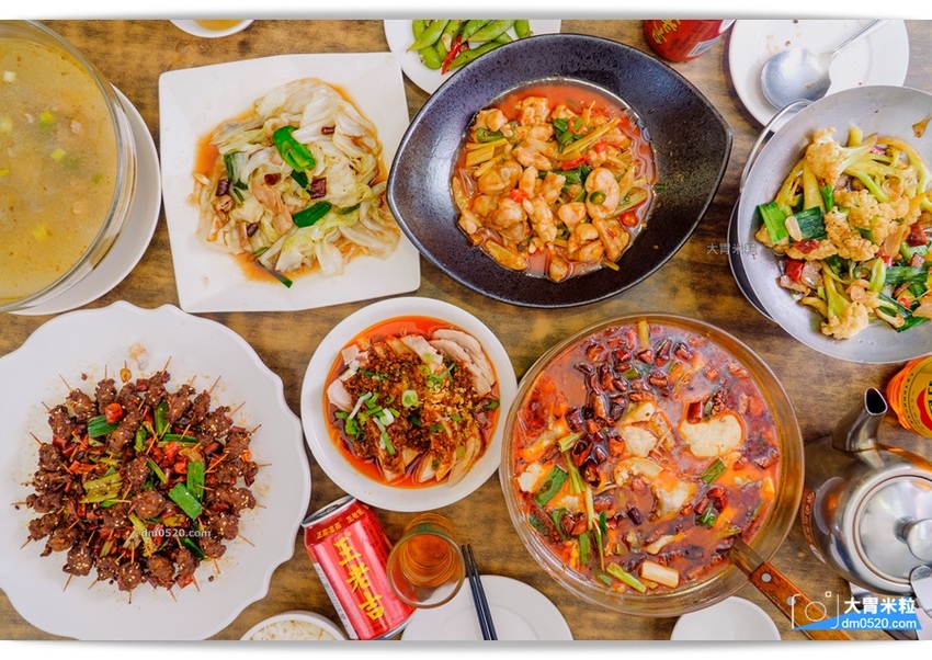 紅紅辣辣一吃上癮！板橋車站人氣川菜推薦,紅辣椒川菜館,道地川味熱炒,麻香下飯,每人15元白飯無限續！板橋中式料理推薦,板橋川菜料理推薦, - 大胃米粒 DAVID & MILLY