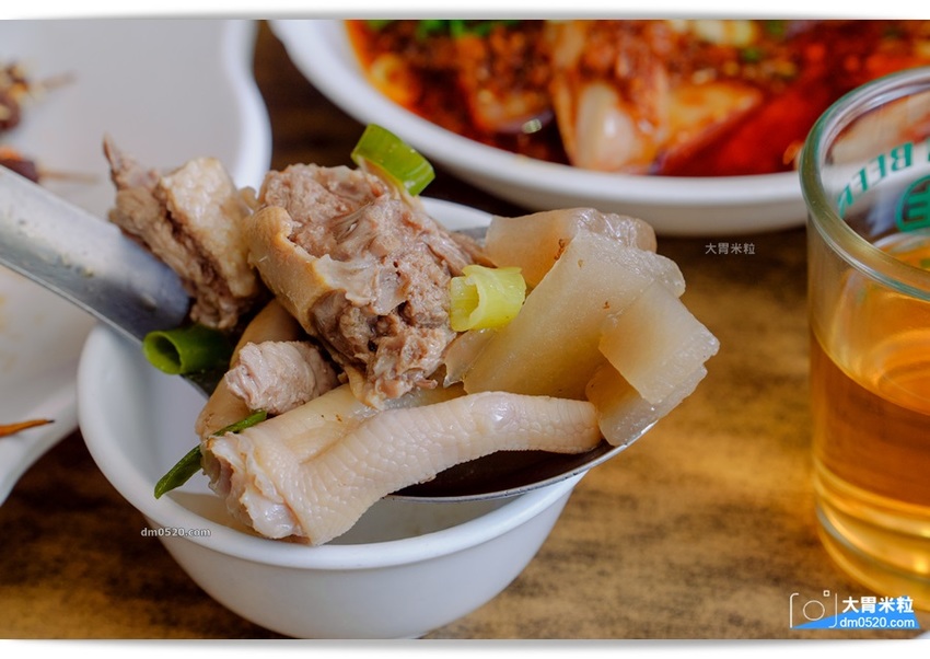 紅紅辣辣一吃上癮！板橋車站人氣川菜推薦,紅辣椒川菜館,道地川味熱炒,麻香下飯,每人15元白飯無限續！板橋中式料理推薦,板橋川菜料理推薦, - 大胃米粒 DAVID & MILLY