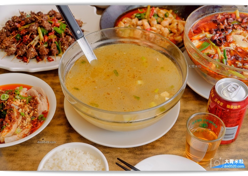 紅紅辣辣一吃上癮！板橋車站人氣川菜推薦,紅辣椒川菜館,道地川味熱炒,麻香下飯,每人15元白飯無限續！板橋中式料理推薦,板橋川菜料理推薦, - 大胃米粒 DAVID & MILLY