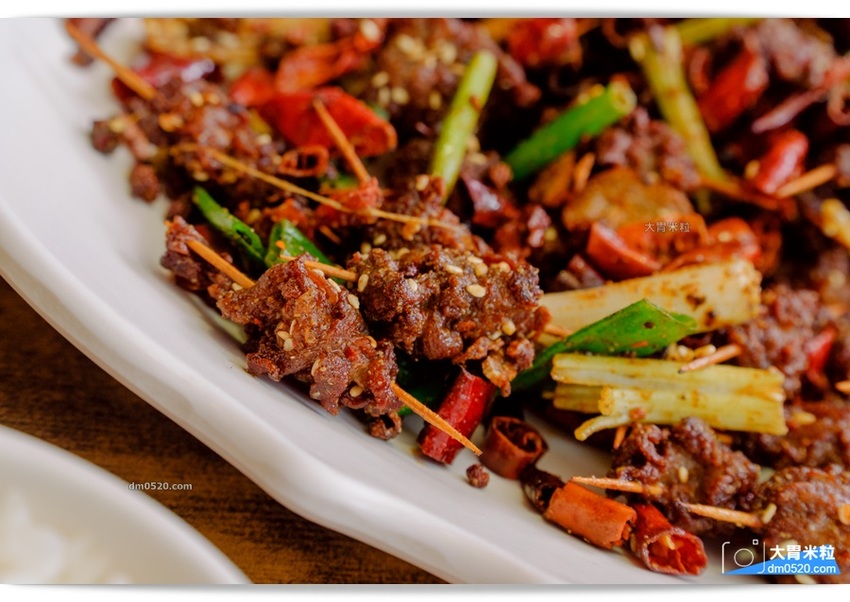 紅紅辣辣一吃上癮！板橋車站人氣川菜推薦,紅辣椒川菜館,道地川味熱炒,麻香下飯,每人15元白飯無限續！板橋中式料理推薦,板橋川菜料理推薦, - 大胃米粒 DAVID & MILLY