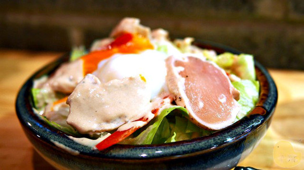 手串本舖串燒：【試吃】《手串本铺》手灑鹽花及950度熱情的職人串燒