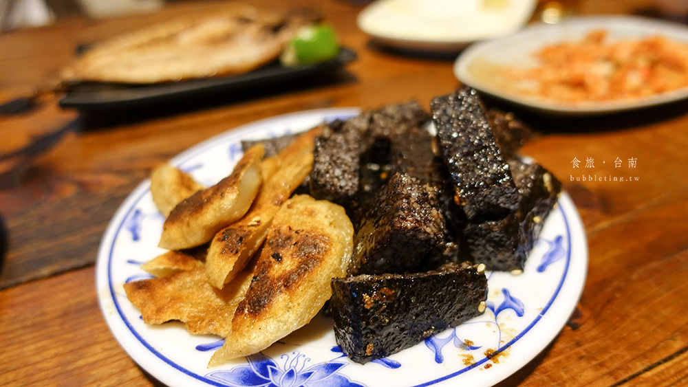 [美食] 台南，老厝1933，好吃到要排隊的碳烤串燒 - 囧囧，食旅日常