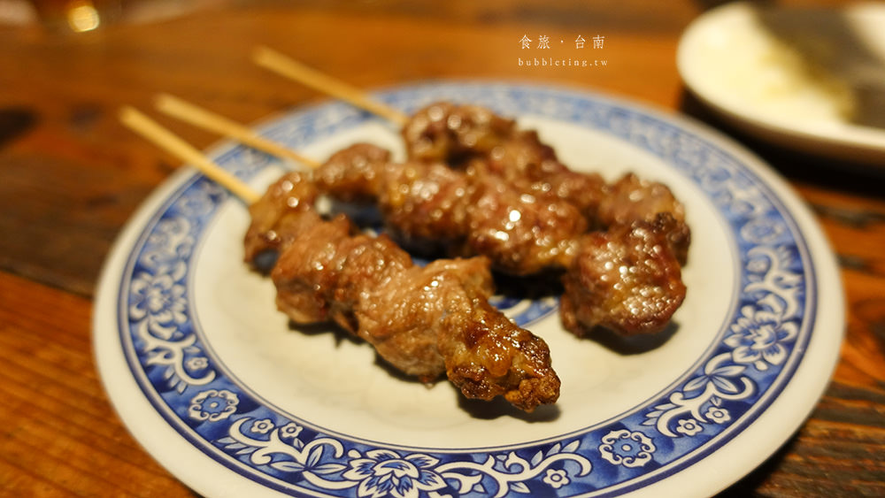 [美食] 台南，老厝1933，好吃到要排隊的碳烤串燒 - 囧囧，食旅日常