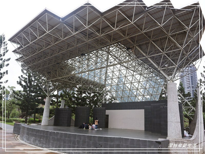 大安森林公園-台北/杜鵑繡球花美炸!2021花季新打卡點不可錯過～ - 潔絲蜜愛生活