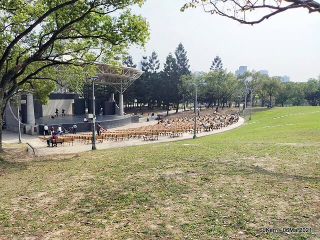 大安森林公園杜鵑花、繡球花與薰衣草花展(Rhododendron , Hydrangea & lavender flower exhibition at Daan Forest Park), Taipei, Taiwan, SJKen, Mar 1, 2021.