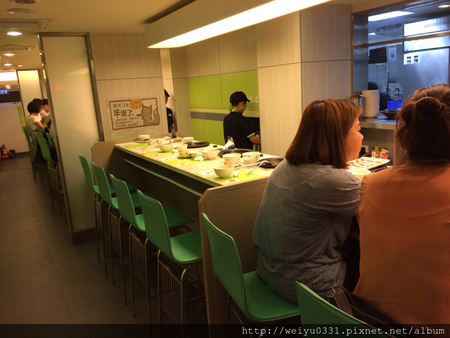 捷運六張犁美食、大安區火鍋和平東路巷弄－王品集團《石二鍋》安居店！