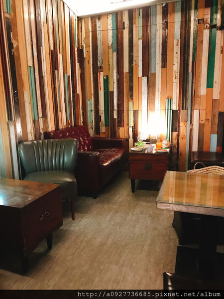 「台北大安區美食」『黑熊愛跳舞』六張犁新美式餐廳/粉紅漢堡/IG必打卡地點