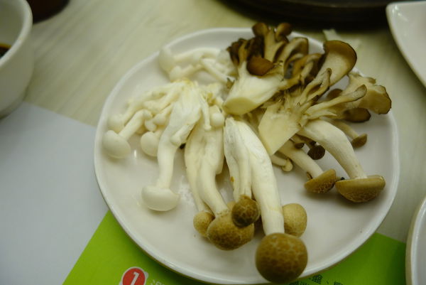 石二鍋(新店店)：石二鍋 ~ 排隊也要吃的平價火鍋  - 捷運大坪林站