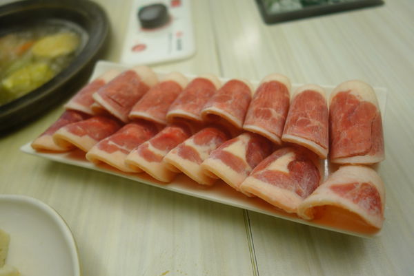 石二鍋(新店店)：石二鍋 ~ 排隊也要吃的平價火鍋  - 捷運大坪林站