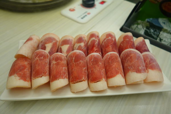 石二鍋(新店店)：石二鍋 ~ 排隊也要吃的平價火鍋  - 捷運大坪林站