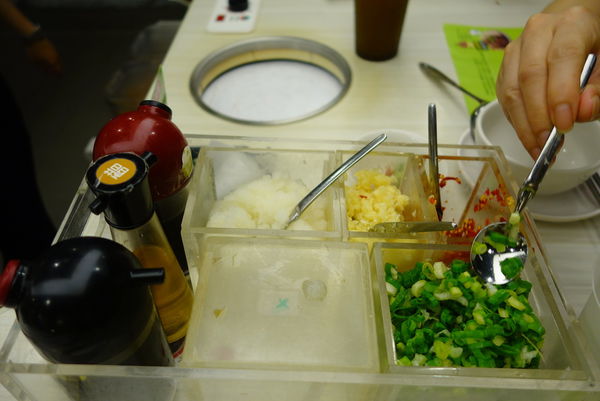 石二鍋(新店店)：石二鍋 ~ 排隊也要吃的平價火鍋  - 捷運大坪林站