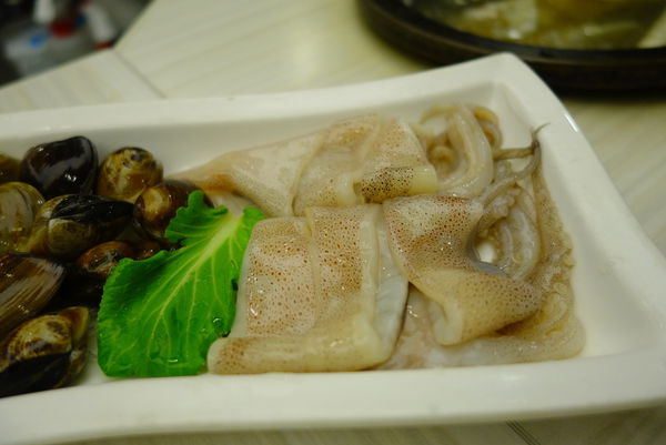 石二鍋(新店店)：石二鍋 ~ 排隊也要吃的平價火鍋  - 捷運大坪林站