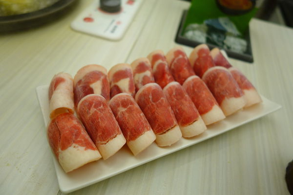 石二鍋(新店店)：石二鍋 ~ 排隊也要吃的平價火鍋  - 捷運大坪林站