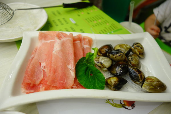 石二鍋(新店店)：石二鍋 ~ 排隊也要吃的平價火鍋  - 捷運大坪林站