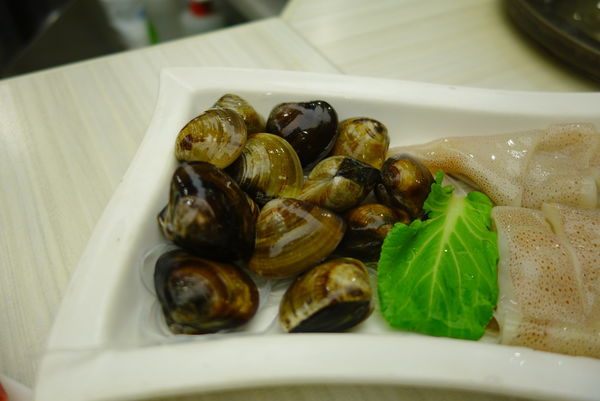 石二鍋(新店店)：石二鍋 ~ 排隊也要吃的平價火鍋  - 捷運大坪林站