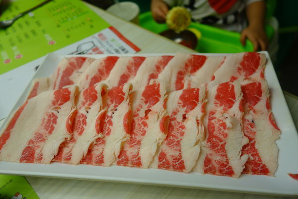 石二鍋(新店店)：石二鍋 ~ 排隊也要吃的平價火鍋  - 捷運大坪林站