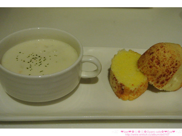 Oyami cafe：【食記】oO。。台北 西門町  Oyami cafe　超有鄉村田野風格的餐廳！而且～焗烤飯牽絲牽的好魂牽夢縈！！。o○。