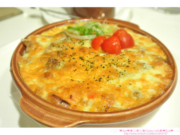 Oyami cafe：【食記】oO。。台北 西門町  Oyami cafe　超有鄉村田野風格的餐廳！而且～焗烤飯牽絲牽的好魂牽夢縈！！。o○。