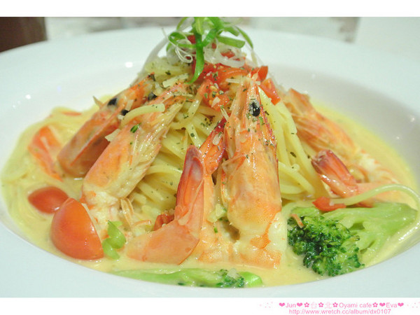 Oyami cafe：【食記】oO。。台北 西門町  Oyami cafe　超有鄉村田野風格的餐廳！而且～焗烤飯牽絲牽的好魂牽夢縈！！。o○。