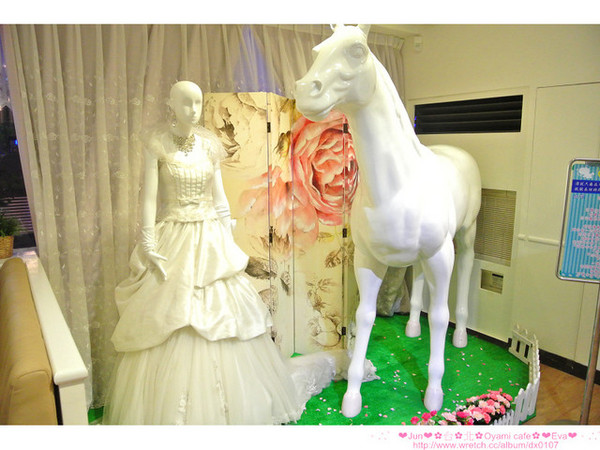 Oyami cafe：【食記】oO。。台北 西門町  Oyami cafe　超有鄉村田野風格的餐廳！而且～焗烤飯牽絲牽的好魂牽夢縈！！。o○。