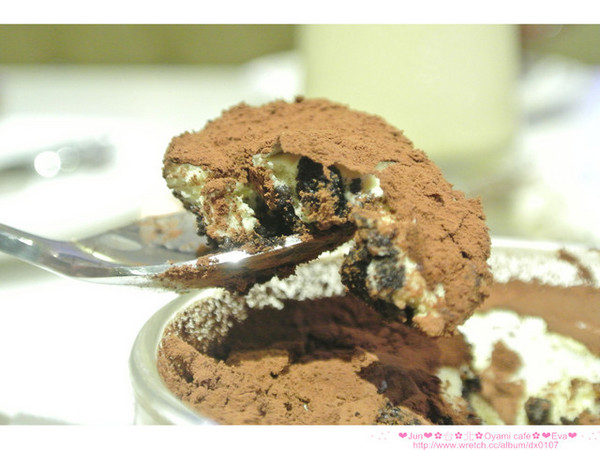 Oyami cafe：【食記】oO。。台北 西門町  Oyami cafe　超有鄉村田野風格的餐廳！而且～焗烤飯牽絲牽的好魂牽夢縈！！。o○。