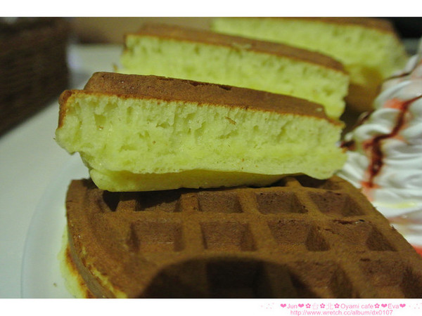 Oyami cafe：【食記】oO。。台北 西門町  Oyami cafe　超有鄉村田野風格的餐廳！而且～焗烤飯牽絲牽的好魂牽夢縈！！。o○。