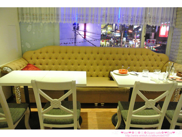 Oyami cafe：【食記】oO。。台北 西門町  Oyami cafe　超有鄉村田野風格的餐廳！而且～焗烤飯牽絲牽的好魂牽夢縈！！。o○。