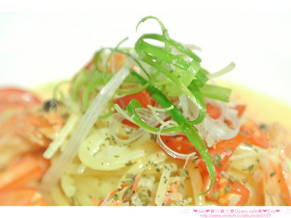 Oyami cafe：【食記】oO。。台北 西門町  Oyami cafe　超有鄉村田野風格的餐廳！而且～焗烤飯牽絲牽的好魂牽夢縈！！。o○。