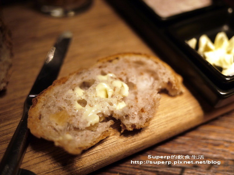 [餐廳食記]台北的Diary之餐酒氣氛均優的小酒館