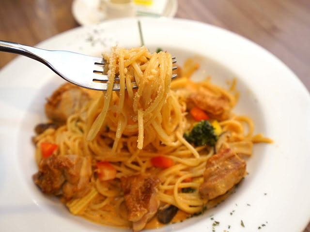 新竹東區美食。芙歐FULLPASTA義式餐廳。慶生聚餐、親子餐廳推薦。義大利麵、燉飯、披薩、焗烤 用料實在、菜色選擇超多!