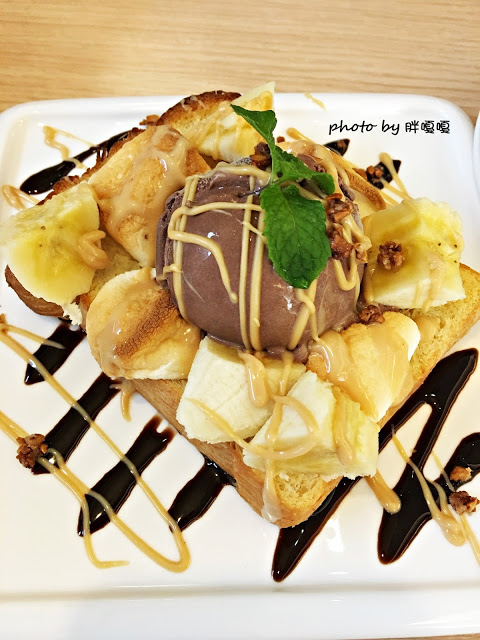 【台中 西區】Giocoso Café&Pasta→沒事亂闖,原來跑進了「被偷走的那五年」電影場景之一←寵物友善店,義大利麵還真不錯ya