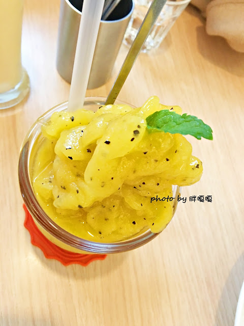 【台中 西區】Giocoso Café&Pasta→沒事亂闖,原來跑進了「被偷走的那五年」電影場景之一←寵物友善店,義大利麵還真不錯ya