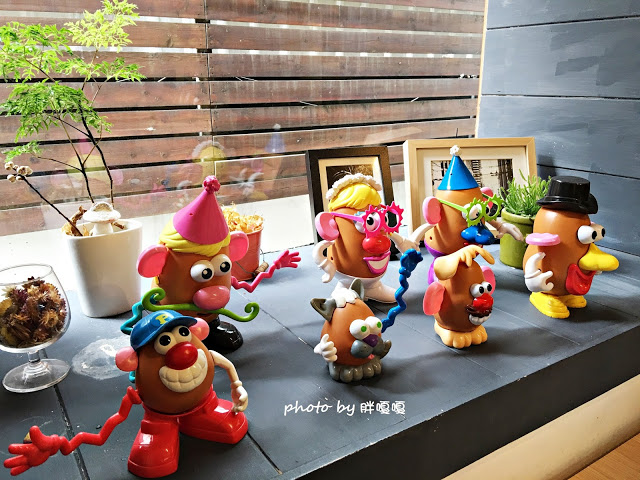 【台中 西區】Giocoso Café&Pasta→沒事亂闖,原來跑進了「被偷走的那五年」電影場景之一←寵物友善店,義大利麵還真不錯ya