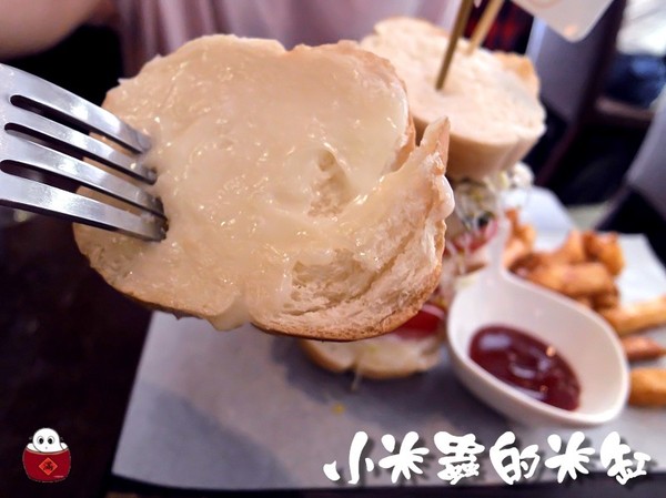 【捷運中山站】疊疊樂~鬆餅疊疊♩三明治也要疊疊♪充滿手繪塗鴉風格的可愛小店♥