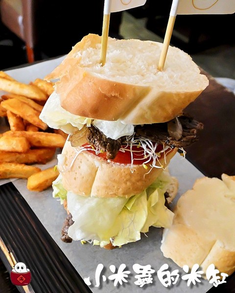 【捷運中山站】疊疊樂~鬆餅疊疊♩三明治也要疊疊♪充滿手繪塗鴉風格的可愛小店♥