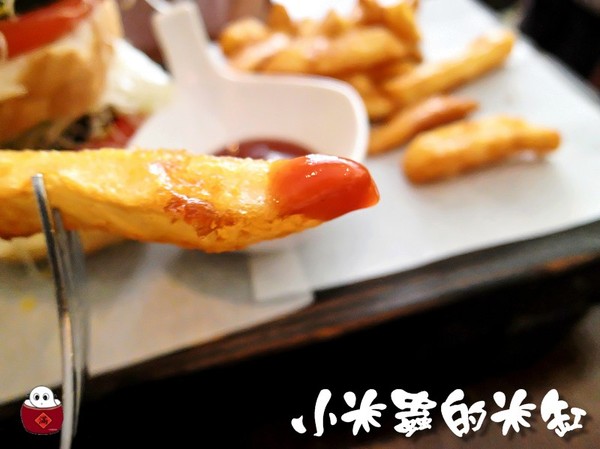 【捷運中山站】疊疊樂~鬆餅疊疊♩三明治也要疊疊♪充滿手繪塗鴉風格的可愛小店♥