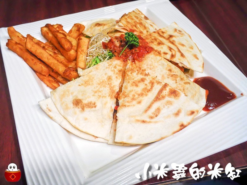 【捷運中山站】疊疊樂~焦糖肉桂蘋果疊疊樂/黑色魔幻疊疊疊/起司雞肉烤餅