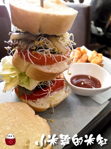 【捷運中山站】疊疊樂~鬆餅疊疊♩三明治也要疊疊♪充滿手繪塗鴉風格的可愛小店♥