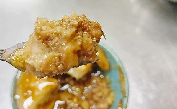 擁有最強的實力！超過５０年的老字號美食～！隱藏在狹小巷弄裡，是許多內行人絕對必吃的店家之一，更是多家