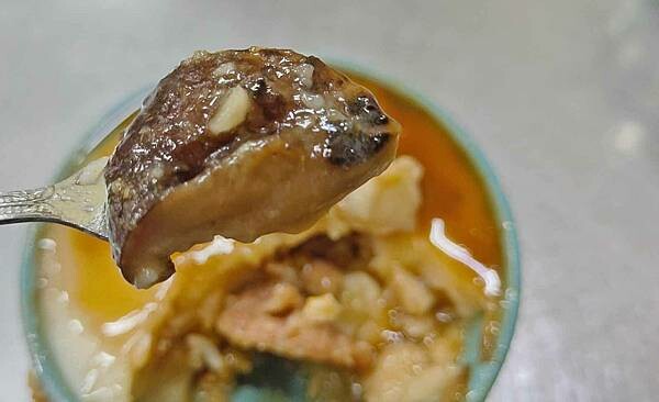 擁有最強的實力！超過５０年的老字號美食～！隱藏在狹小巷弄裡，是許多內行人絕對必吃的店家之一，更是多家