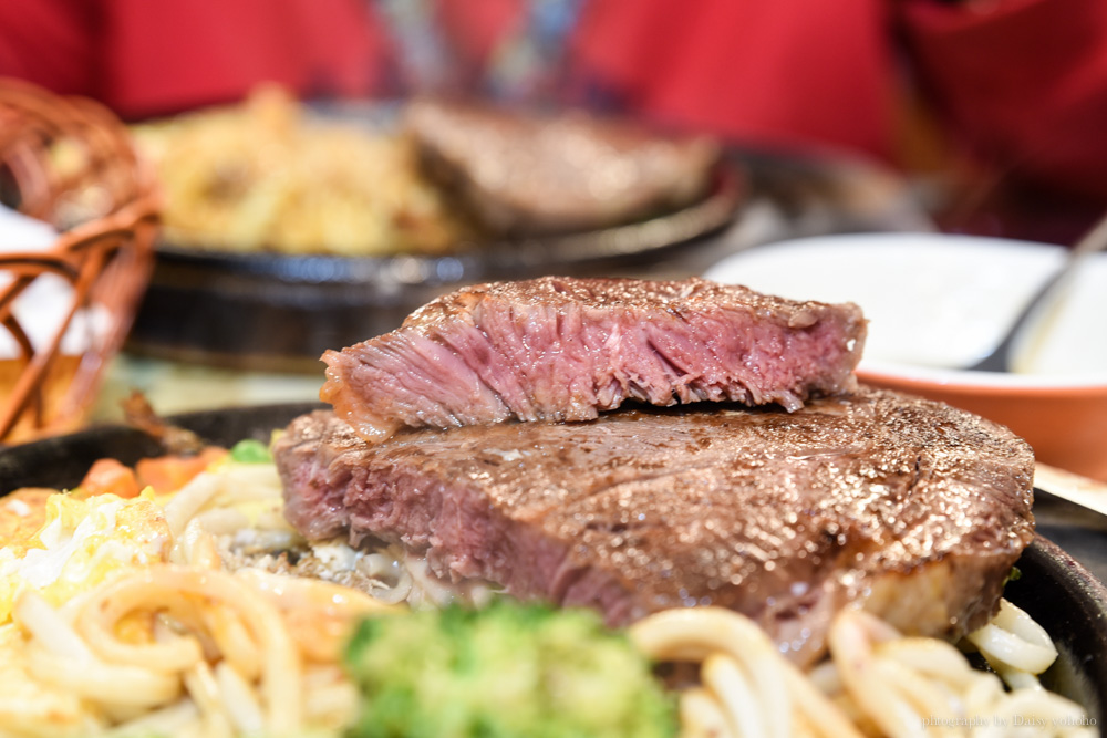 厚切牛排, 板橋, 亞東醫院, 板橋美食, 排隊店, 板橋厚切牛排, 吃到飽, 美國牛, 牛肩, 沙朗