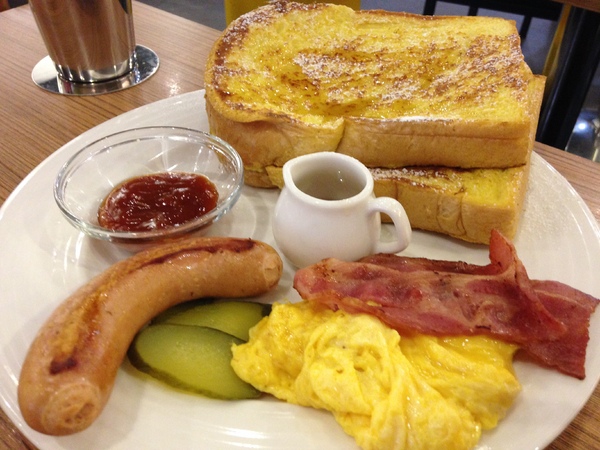 鯊魚咬土司(大直店)：鯊魚咬吐司♥ 大份量 ♥平價 ♥從早餐到晚餐都包辦