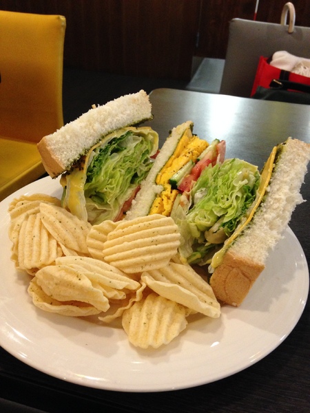 鯊魚咬土司(大直店)：鯊魚咬吐司♥ 大份量 ♥平價 ♥從早餐到晚餐都包辦