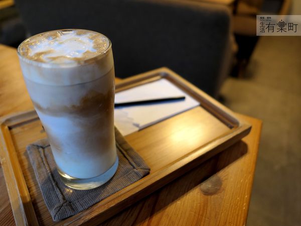 【新竹美食】墨咖啡：新竹自家烘焙咖啡店，單品咖啡與各式特調，不限時提供插座與wifi，近新竹火車站