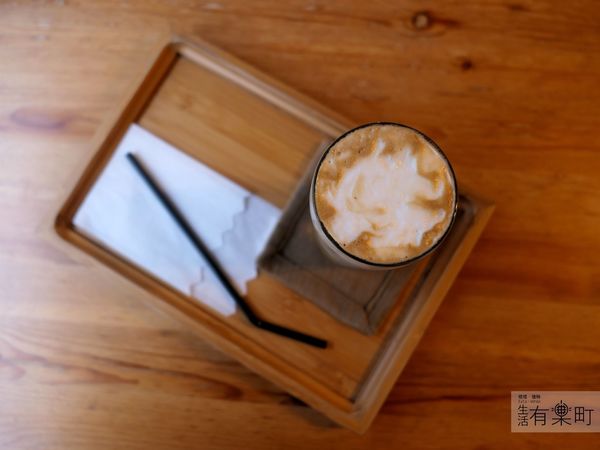 【新竹美食】墨咖啡：新竹自家烘焙咖啡店，單品咖啡與各式特調，不限時提供插座與wifi，近新竹火車站